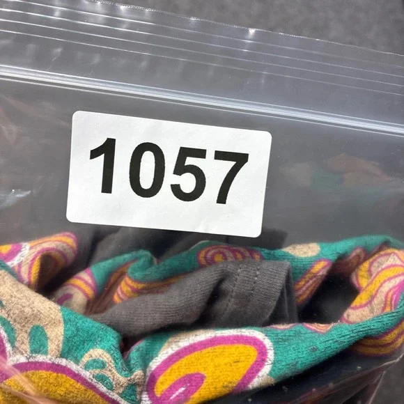 Pink Floyd T-Shirt Mens 2XL Gray Dark Side of the Moon Graphic - Picture 9 of 9